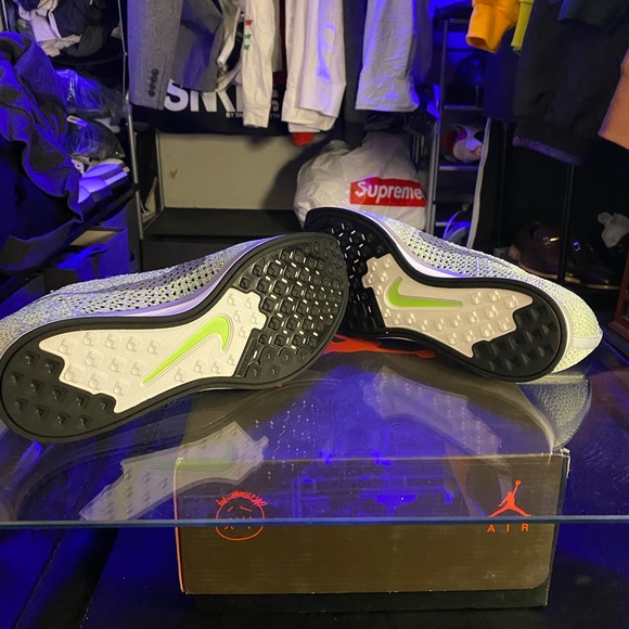 BRAND NEW - Nike - Flyknit Racer Running - Mens 12 - Picture 5 of 6